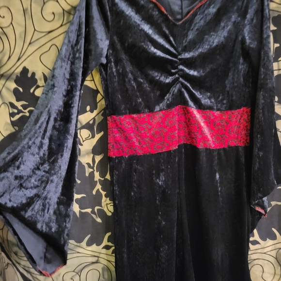 Childs vampire hooded robe costume size medium - Picture 2 of 3